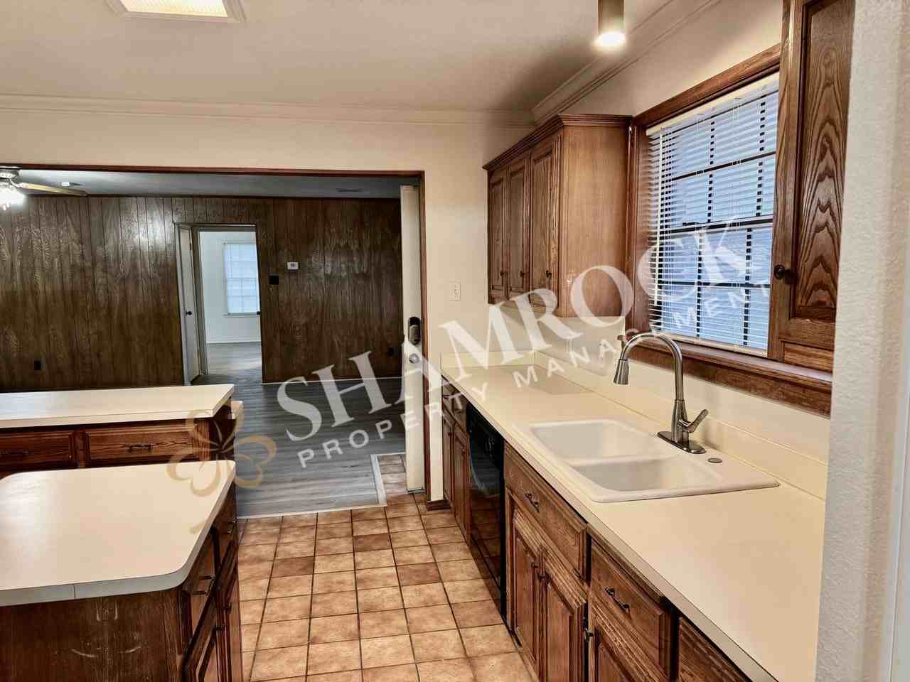 712 N Crooked Creek Rd - Photo 5 of 20