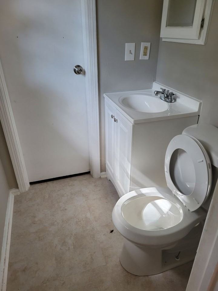 12517 Kingwood Dr - Photo 6 of 10