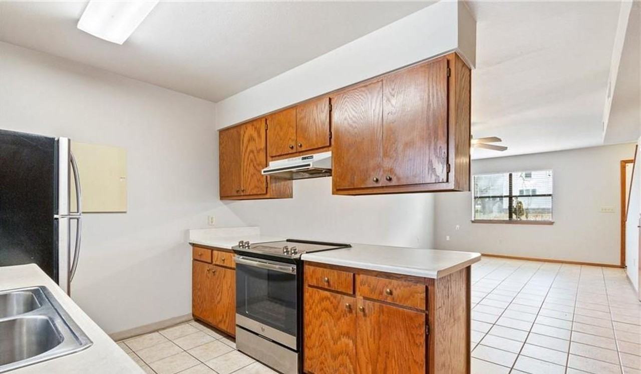 250 N Madison St #B - Photo 3 of 18