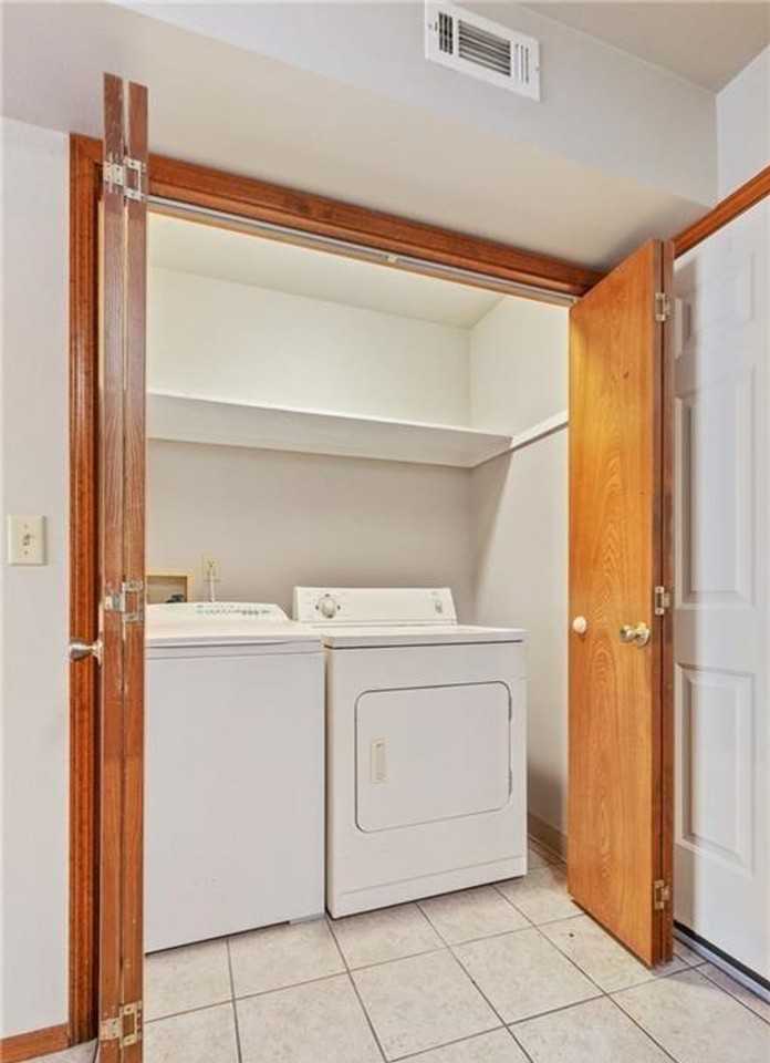 250 N Madison St #B - Photo 6 of 18