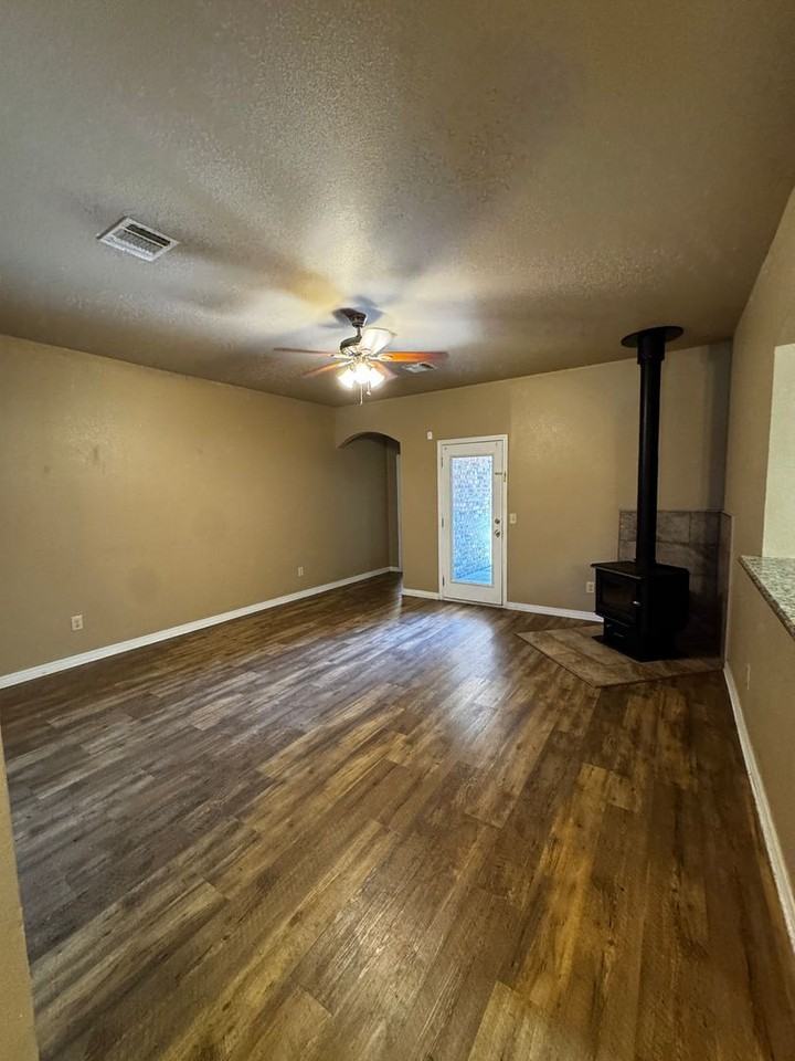 4517 S Roberts St - Photo 4 of 21