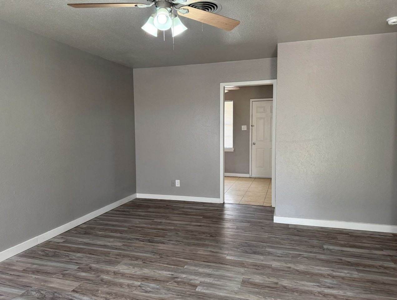 3237 Drexel Ave - Photo 6 of 17