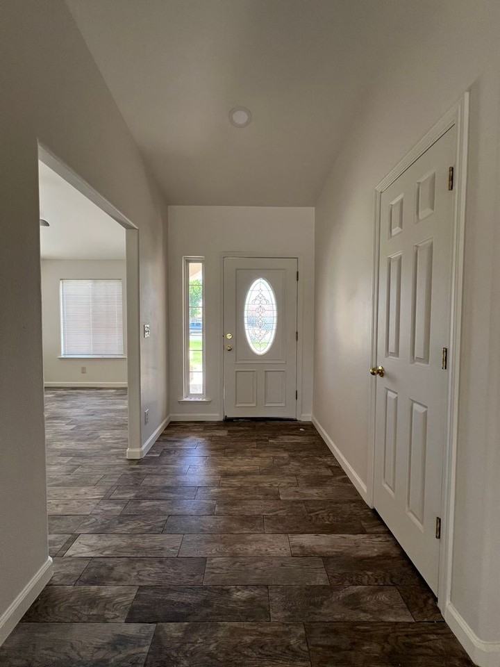 3361 State St - Photo 7 of 20
