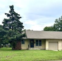 featured image of 515 E Jefferson St