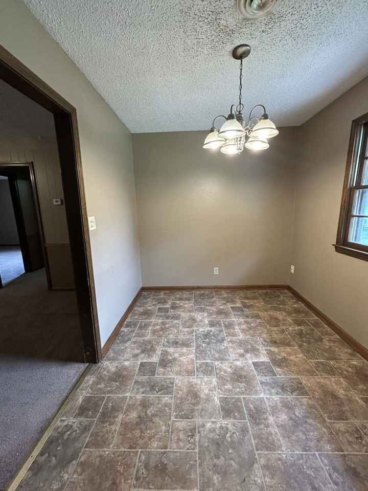 515 E Jefferson St - Photo 6 of 12