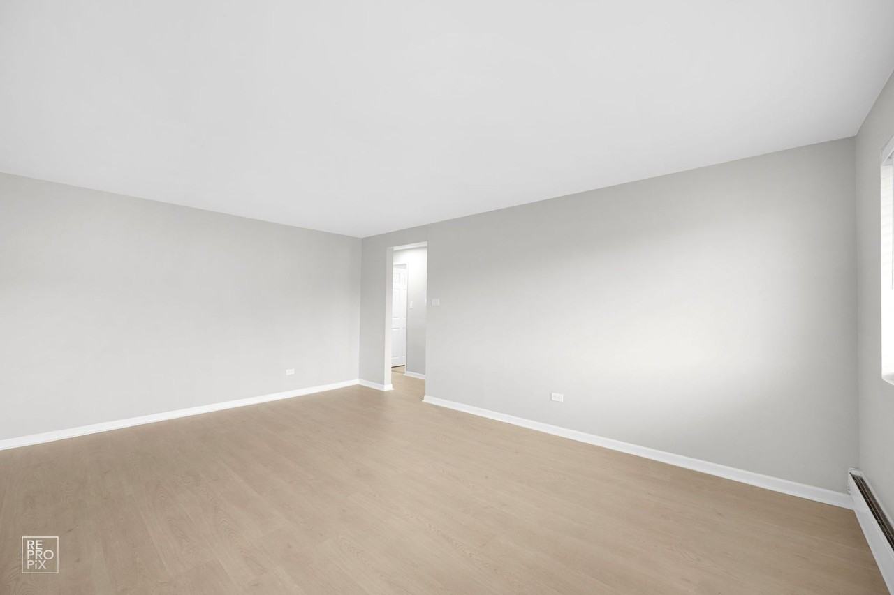 6921 S Cornell Ave - Photo 4 of 12