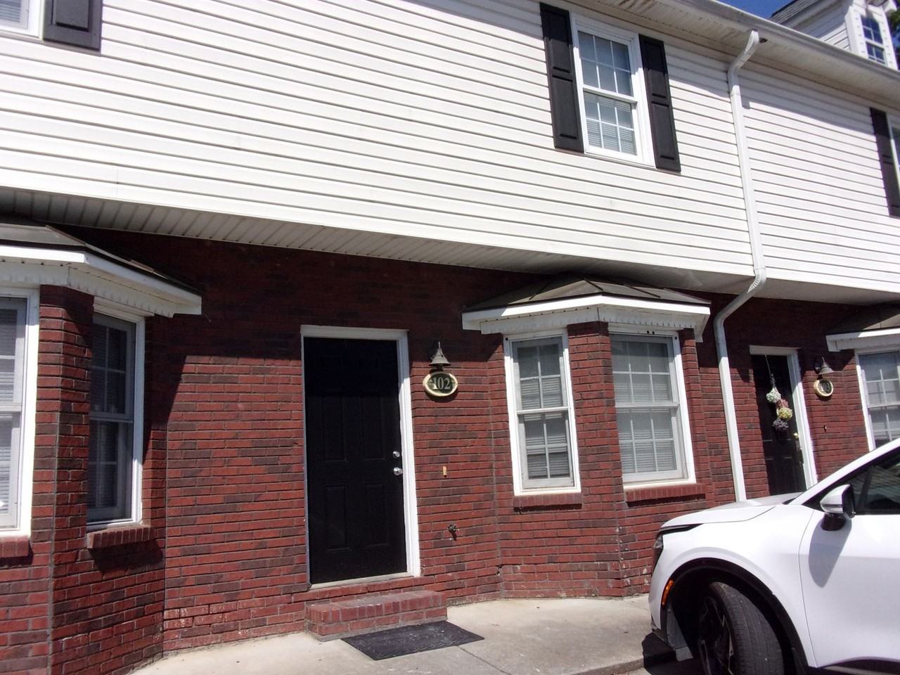 403 Wilson St N #102 - Photo 2 of 13