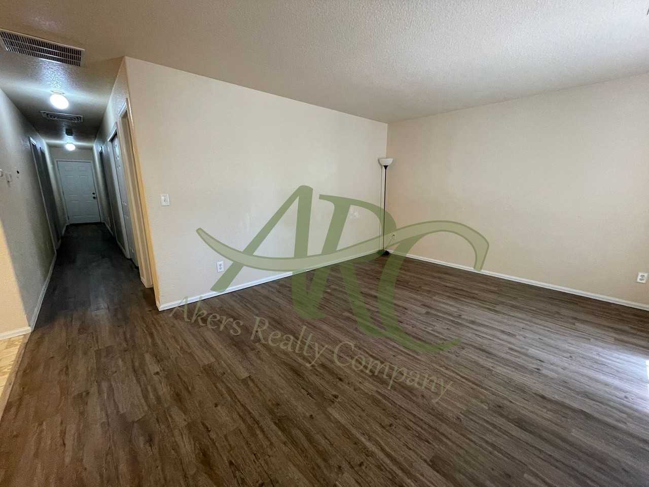 746 S Legend Ln - Photo 3 of 19
