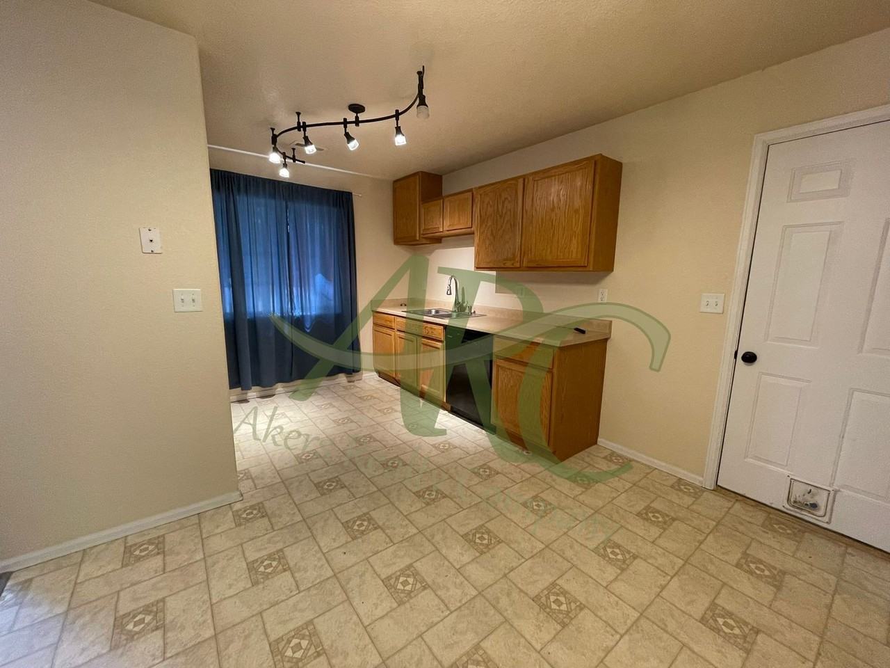 746 S Legend Ln - Photo 5 of 19