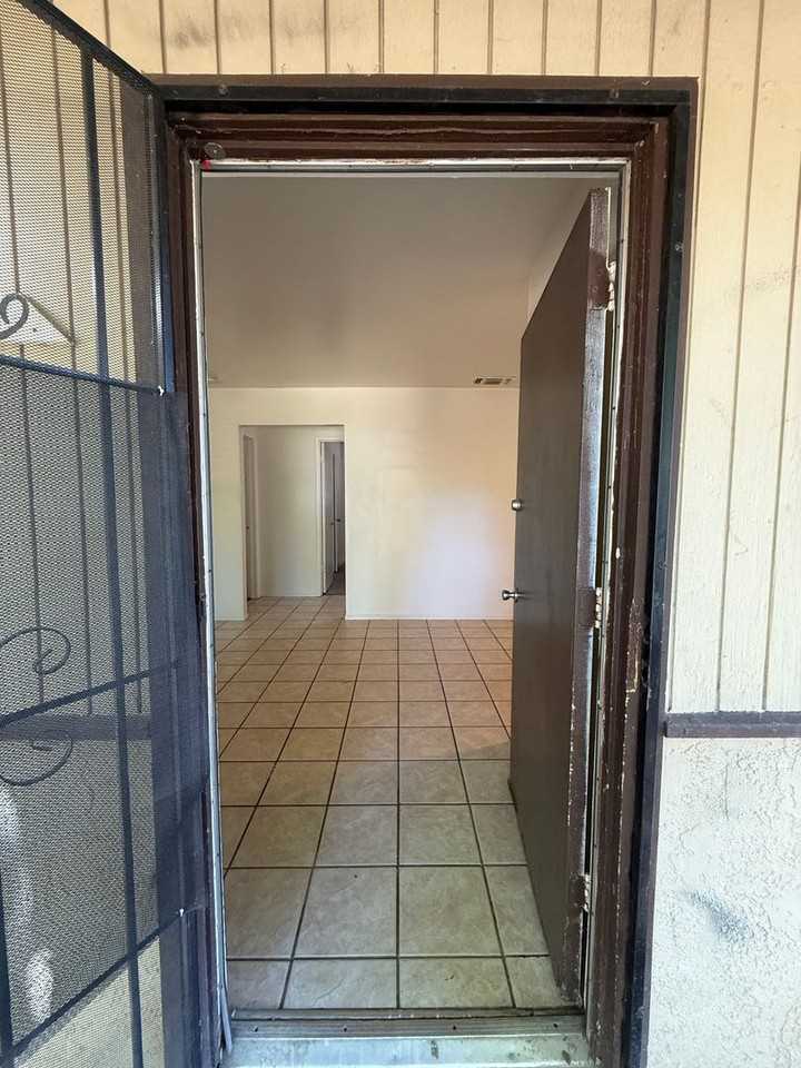 2629 29th Ave - Photo 2 of 17