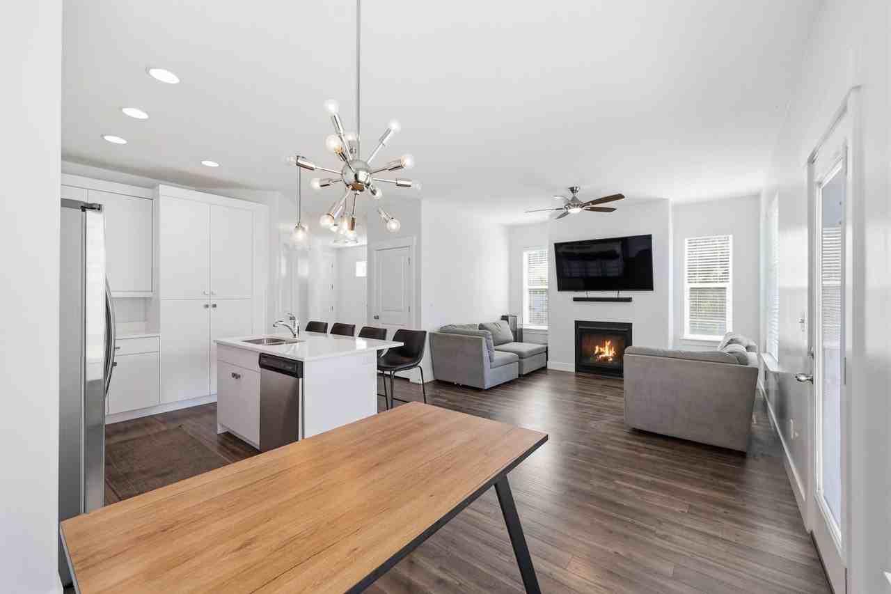 153 W Silver Springs Dr - Photo 7 of 34