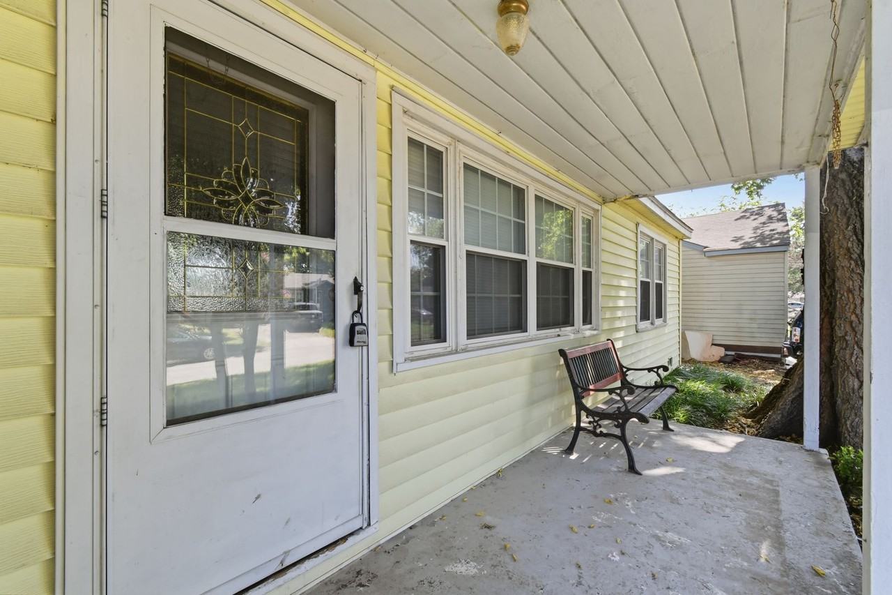 45 E 51st Pl - Photo 3 of 22