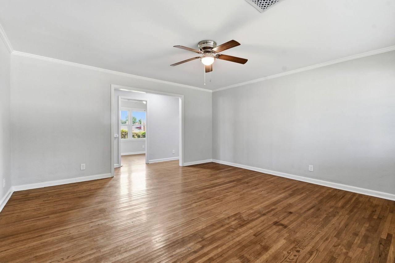 45 E 51st Pl - Photo 4 of 22