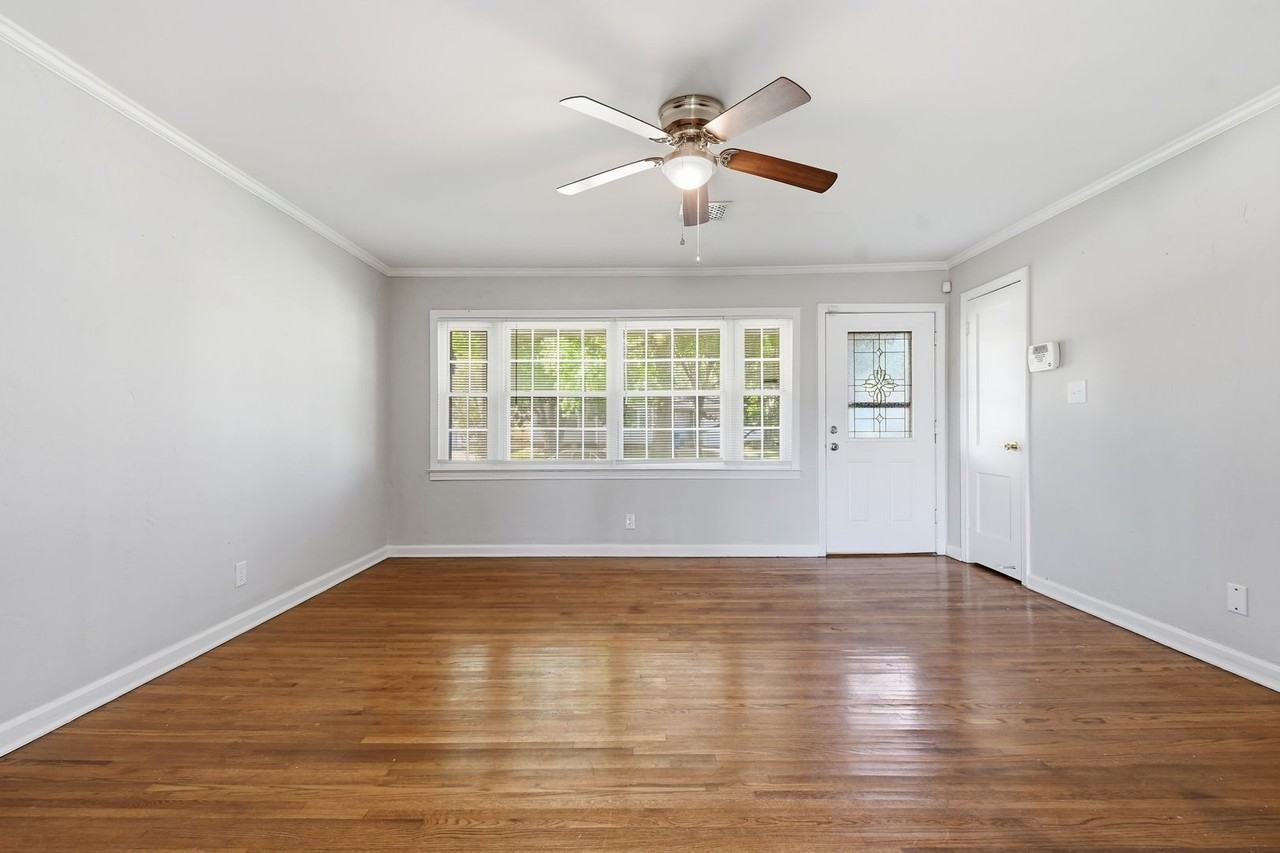 45 E 51st Pl - Photo 5 of 22
