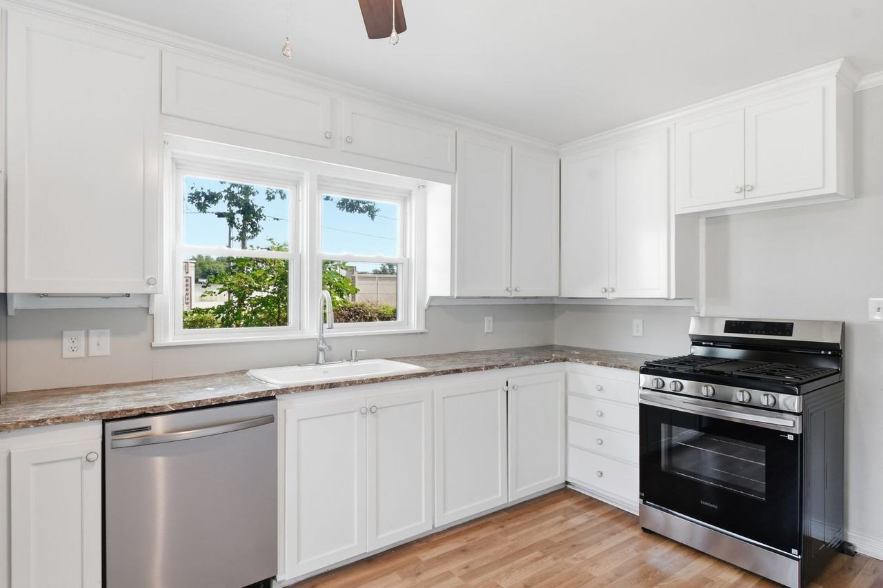 45 E 51st Pl - Photo 7 of 22