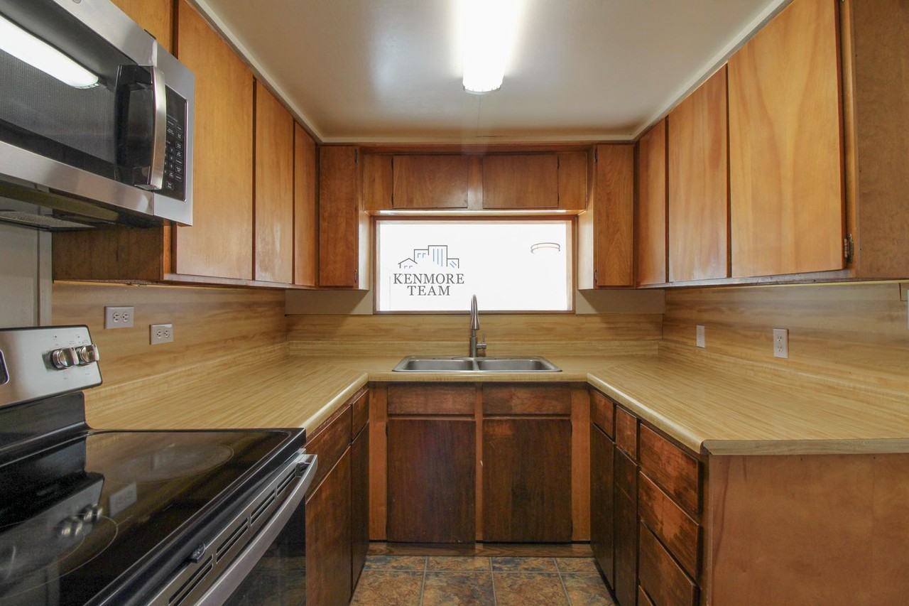 1615 Stevens Dr - Photo 3 of 21