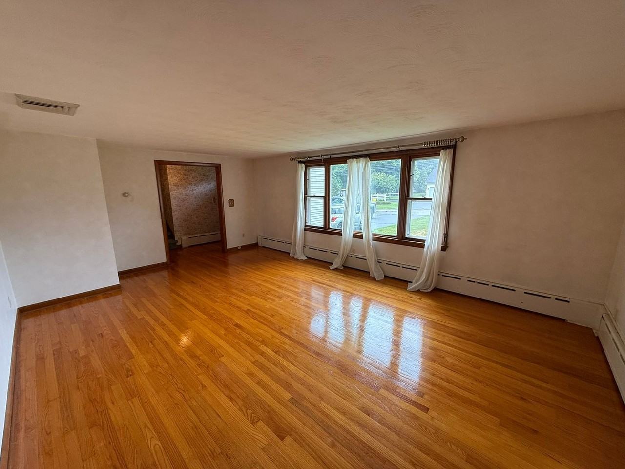 117 Depot St - Photo 7 of 32