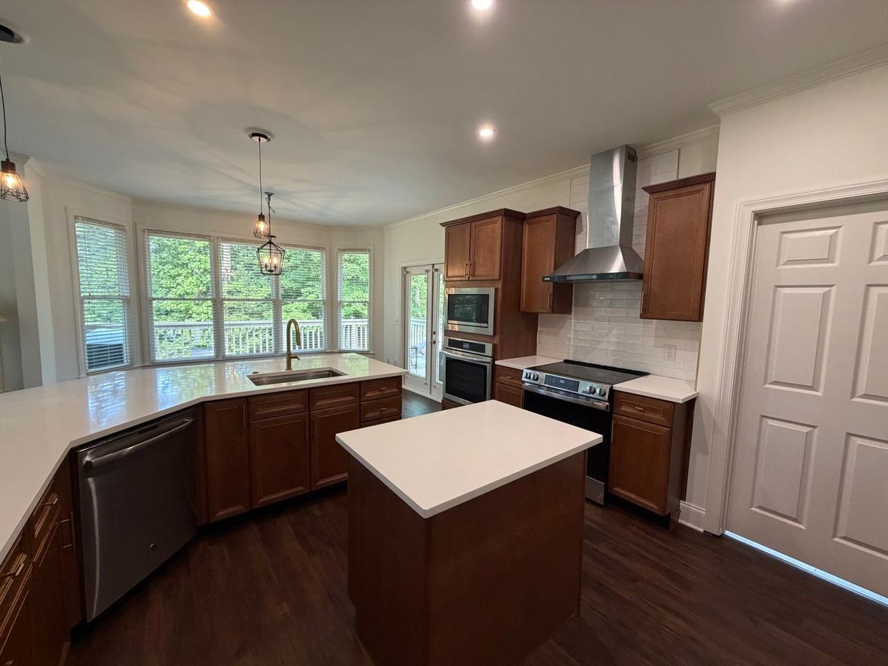 768 Laurel West Ln - Photo 4 of 36