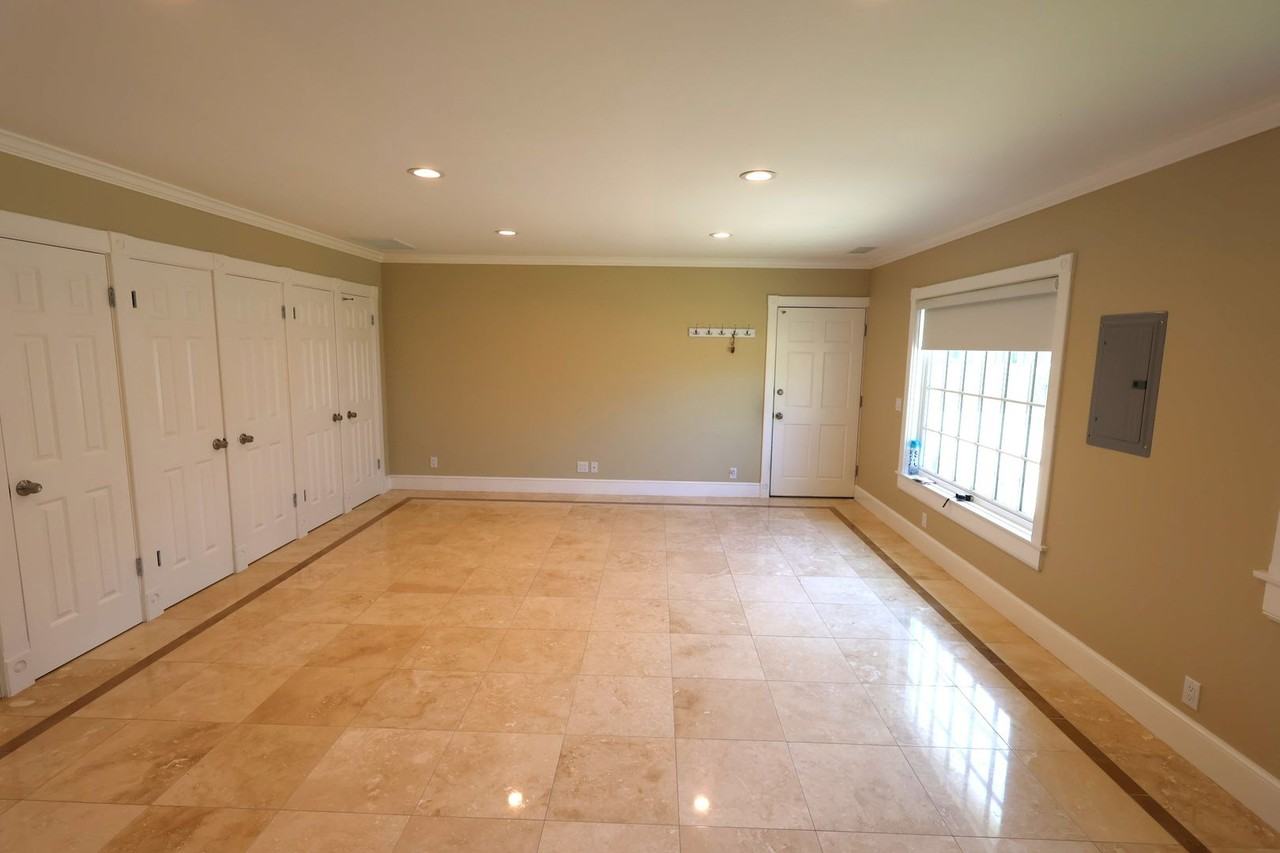 739 W Maple Ave - Photo 7 of 10