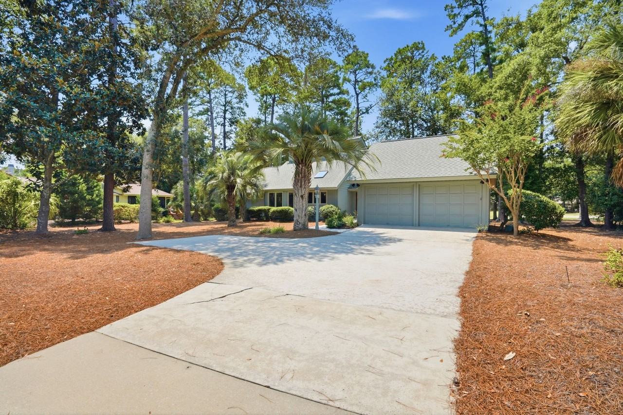 5 Fairlawn Ct - Photo 3 of 50