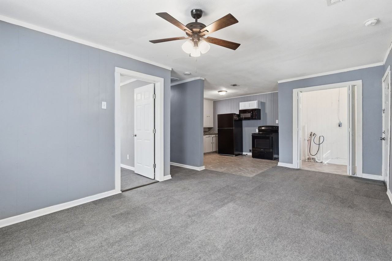 808 Mill St - Photo 6 of 25