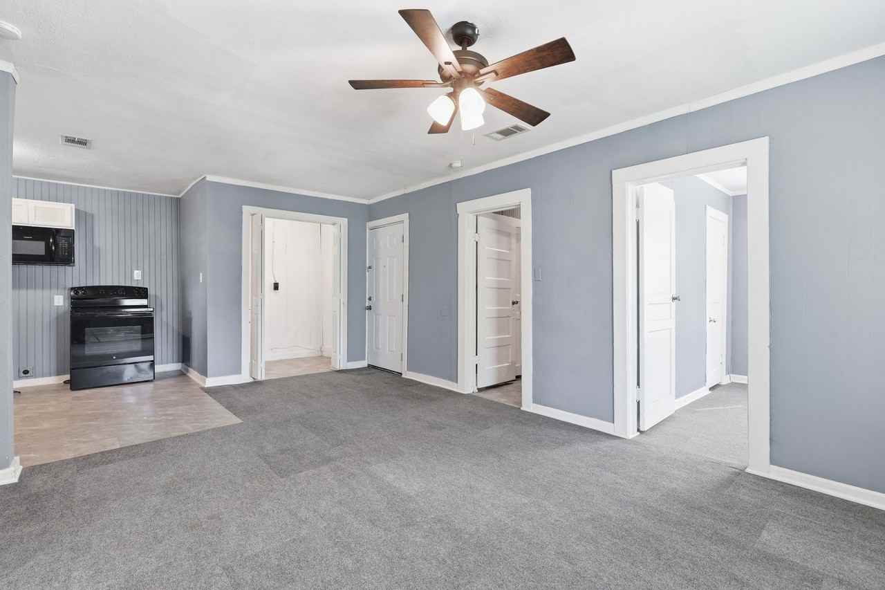808 Mill St - Photo 7 of 25