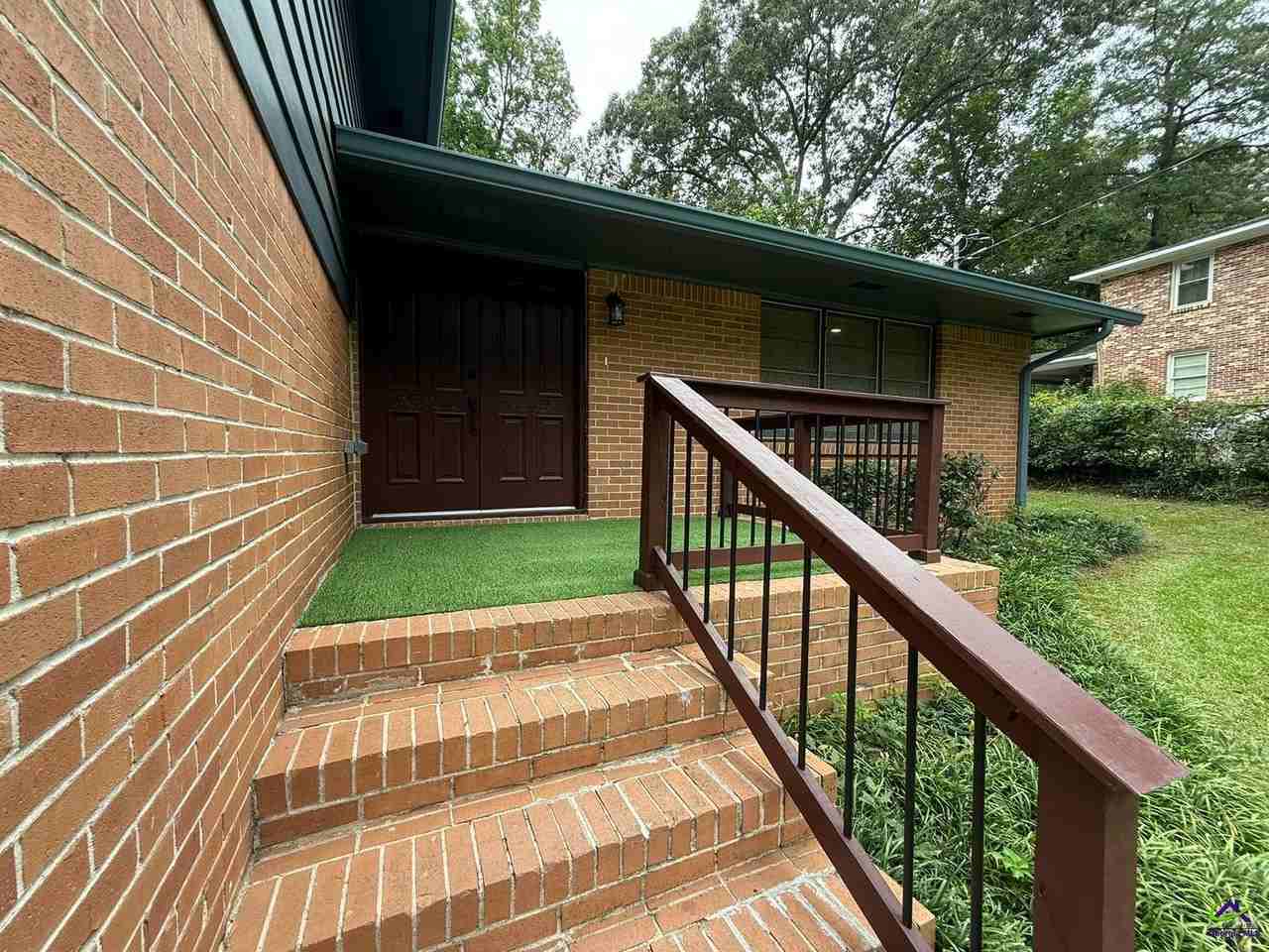319 Ashby Way - Photo 2 of 26