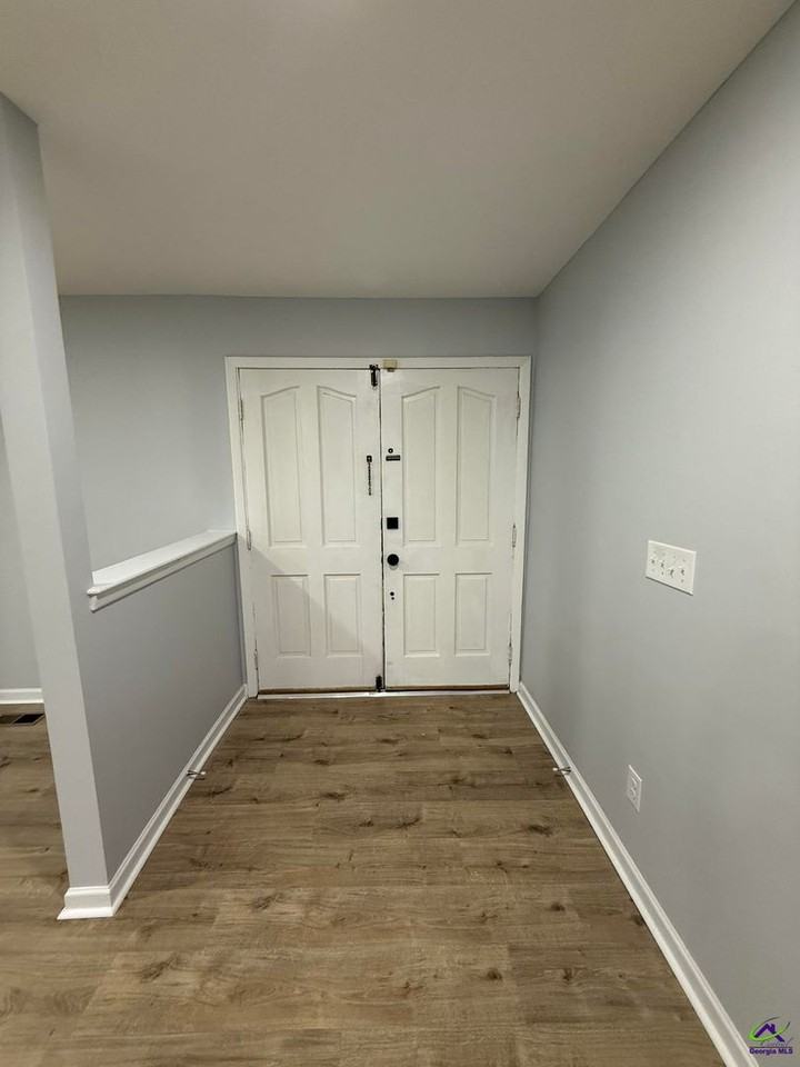 319 Ashby Way - Photo 3 of 26