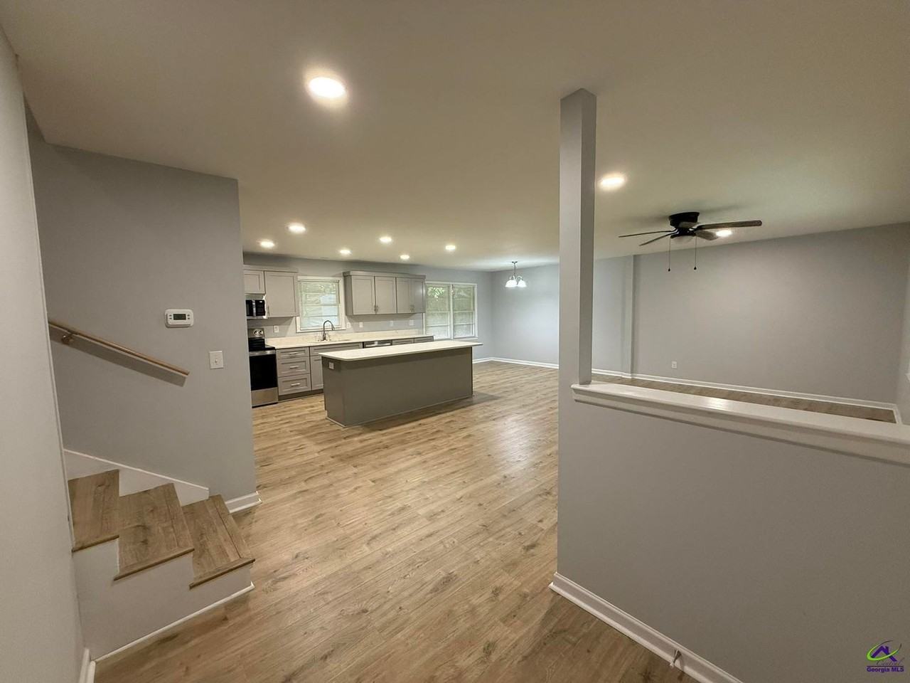 319 Ashby Way - Photo 4 of 26