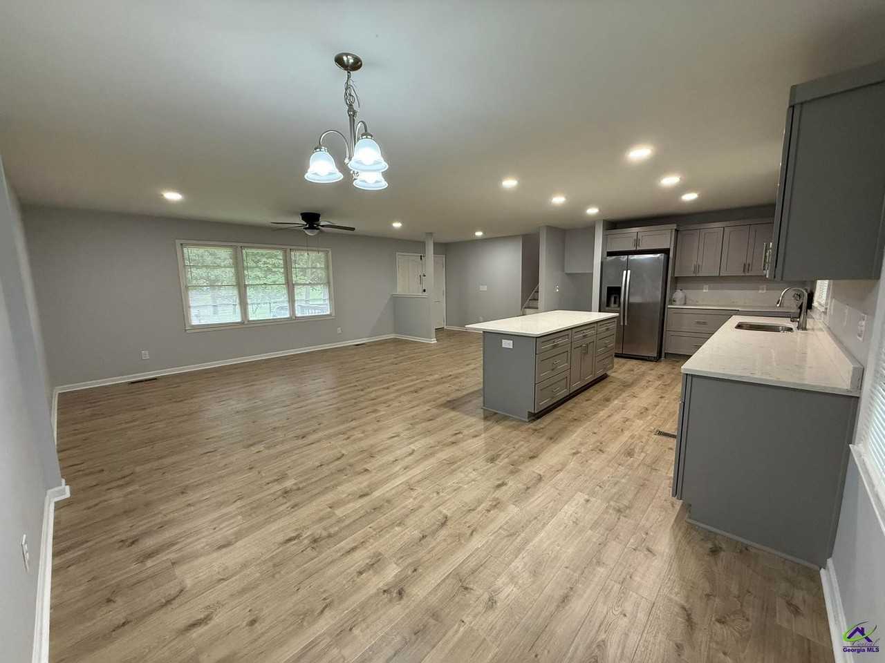 319 Ashby Way - Photo 6 of 26