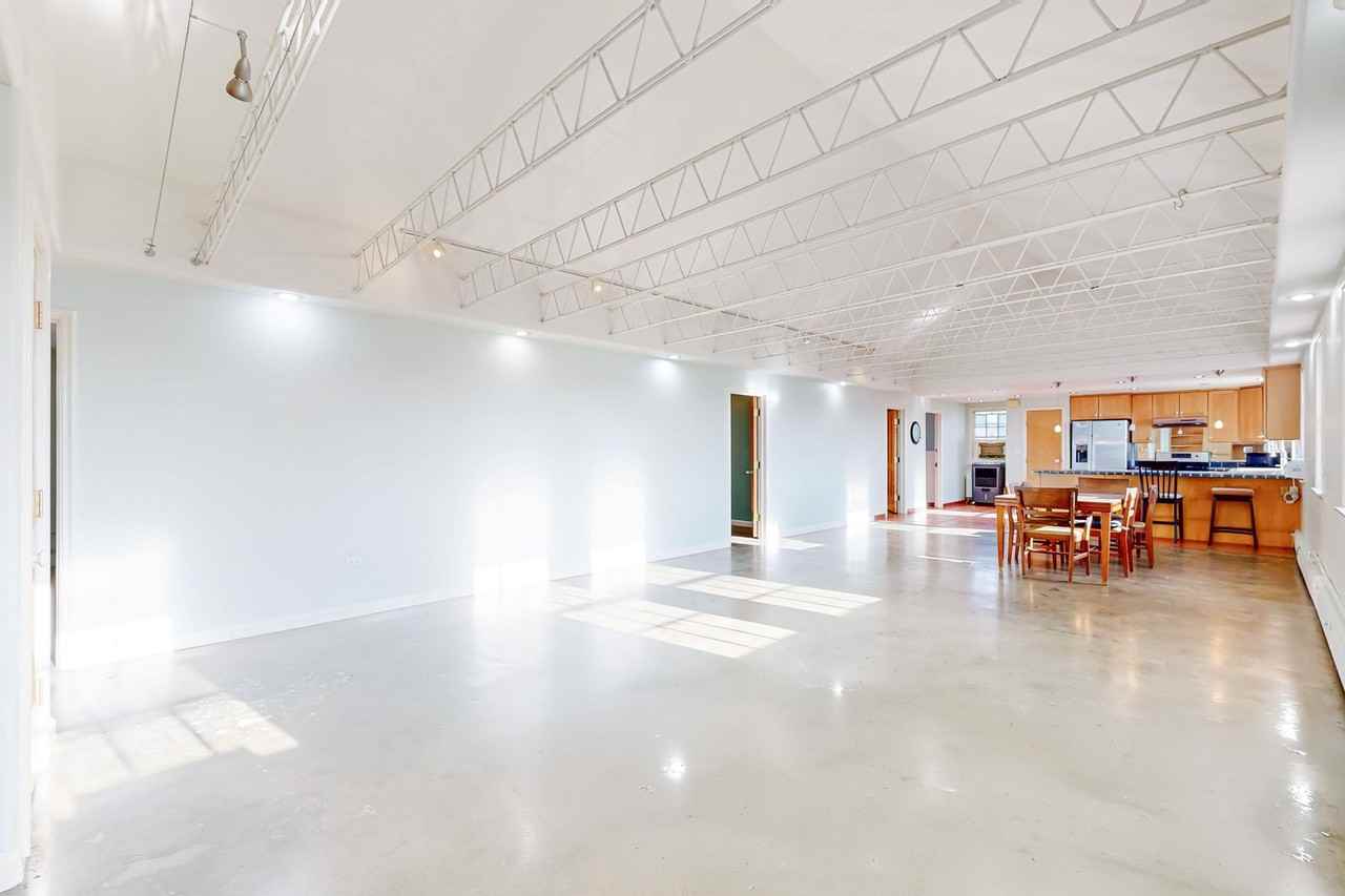 1301 W Dakota Ave - Photo 4 of 22