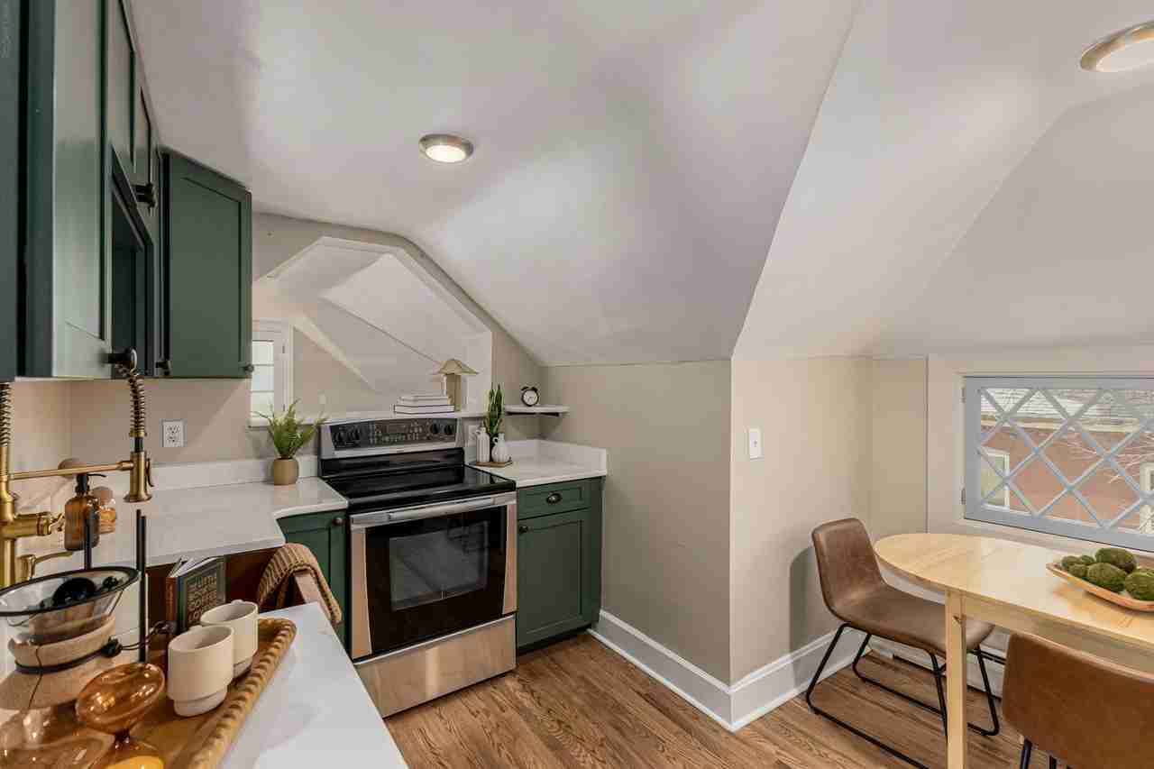 1130 N Lafayette St #5 - Photo 3 of 34