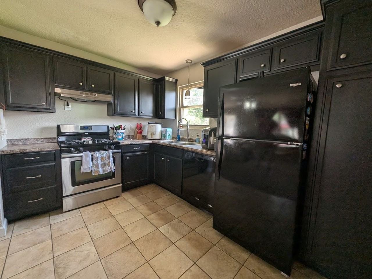 1235 Palm Dr - Photo 3 of 14
