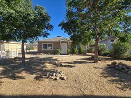featured image of 4124 W Avenue L6