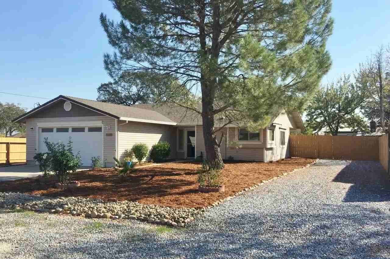 3775 Yuletide Ave - Photo 3 of 18