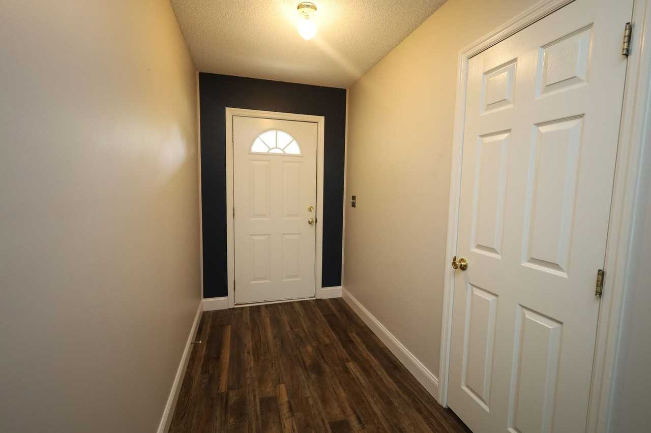 326 Jennifer Cir - Photo 2 of 12