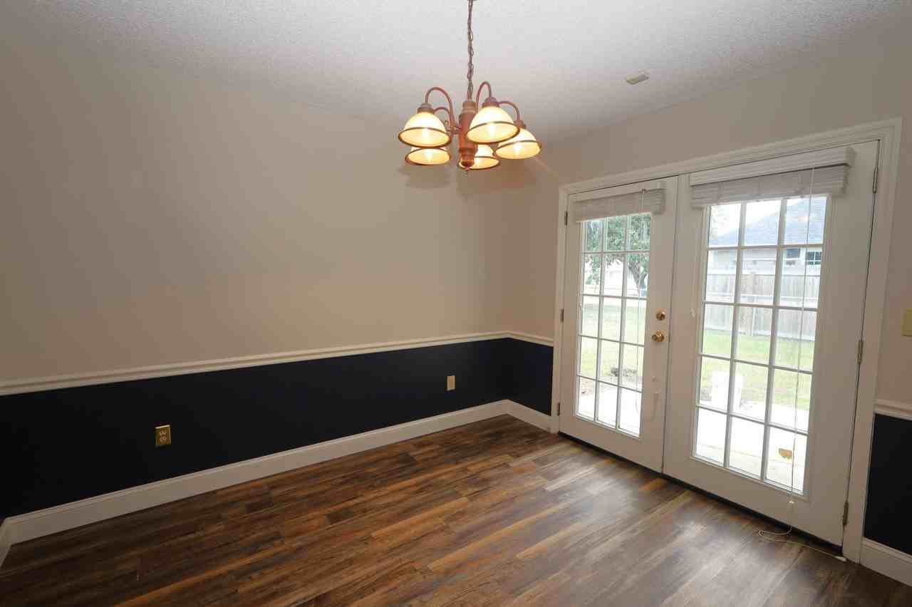 326 Jennifer Cir - Photo 4 of 12