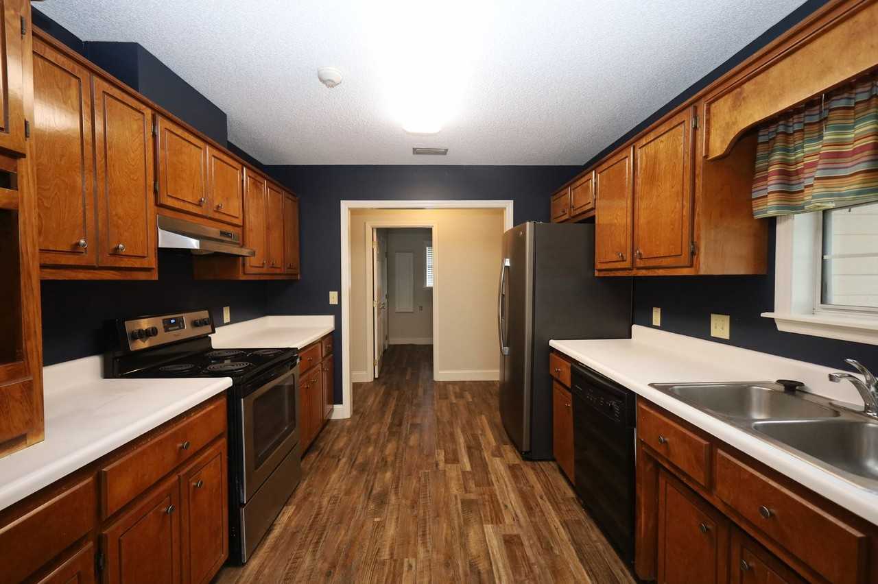 326 Jennifer Cir - Photo 5 of 12