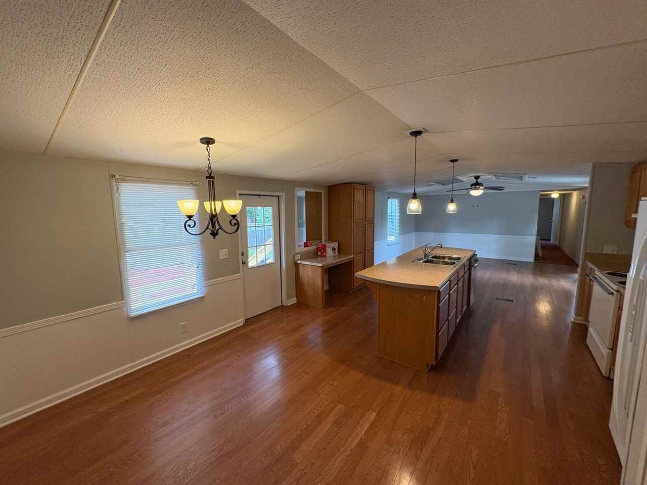 21 Beatrice St - Photo 4 of 13