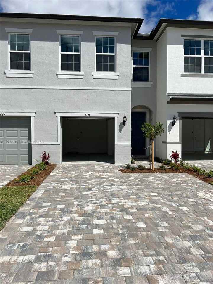 6121 6121 Rancho Lane 6121 - Photo 3 of 10