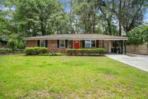 featured image of 527 Red Oak Dr