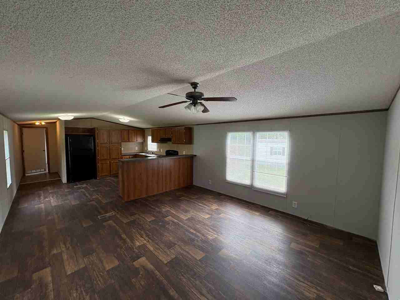 70 Henderson Rd - Photo 2 of 12