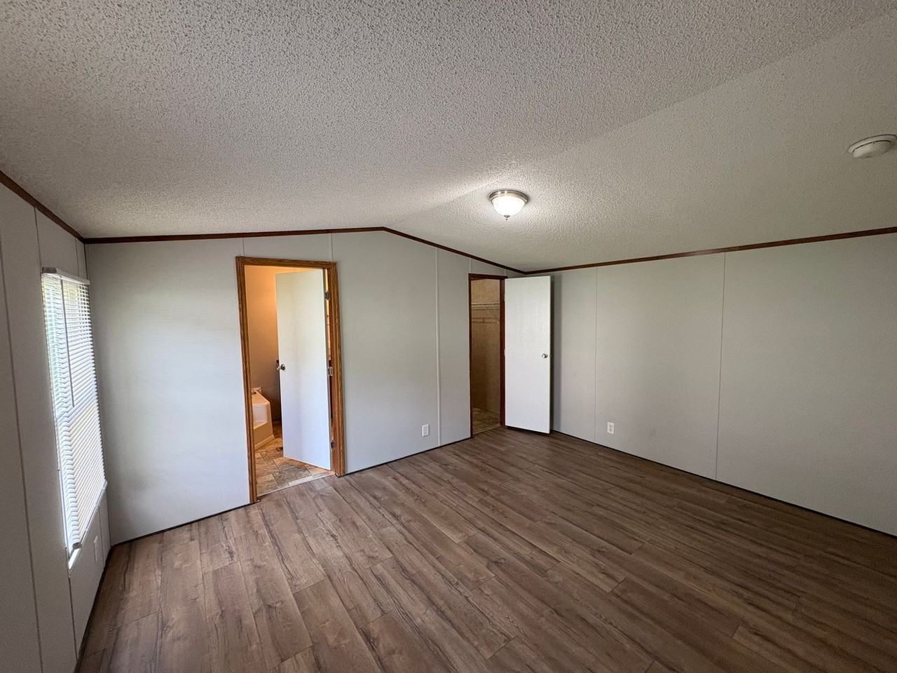 70 Henderson Rd - Photo 5 of 12