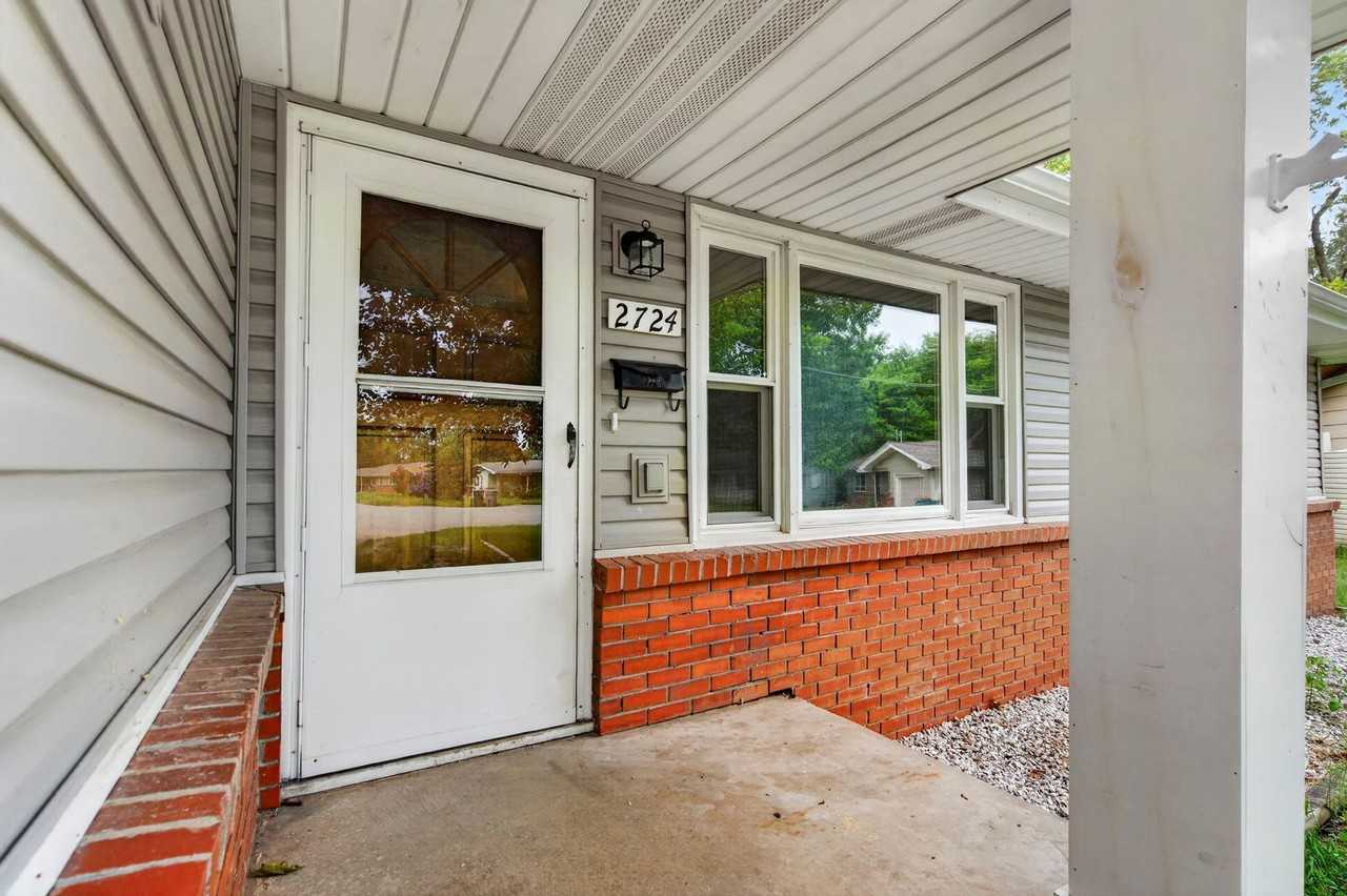 2724 N Franklin Ave - Photo 2 of 22