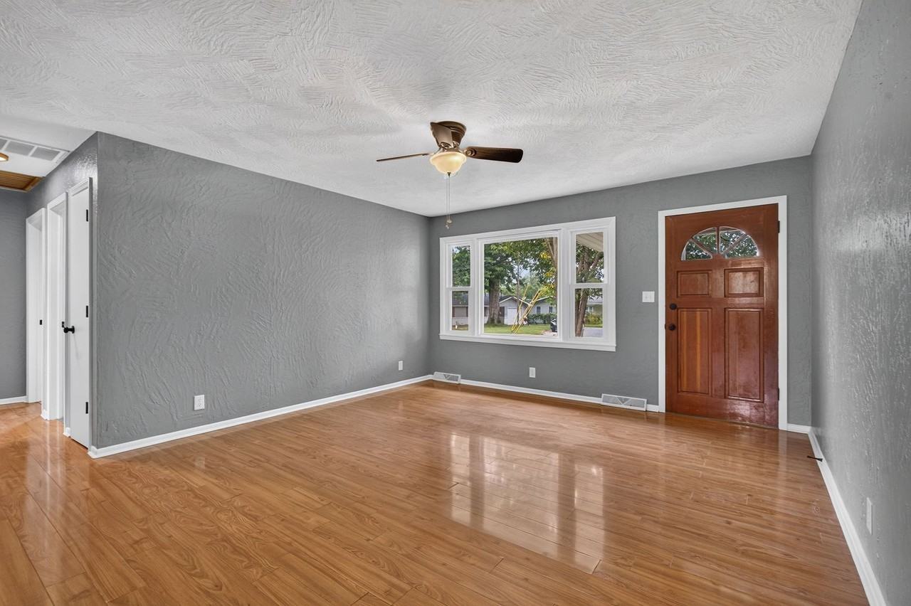 2724 N Franklin Ave - Photo 4 of 22