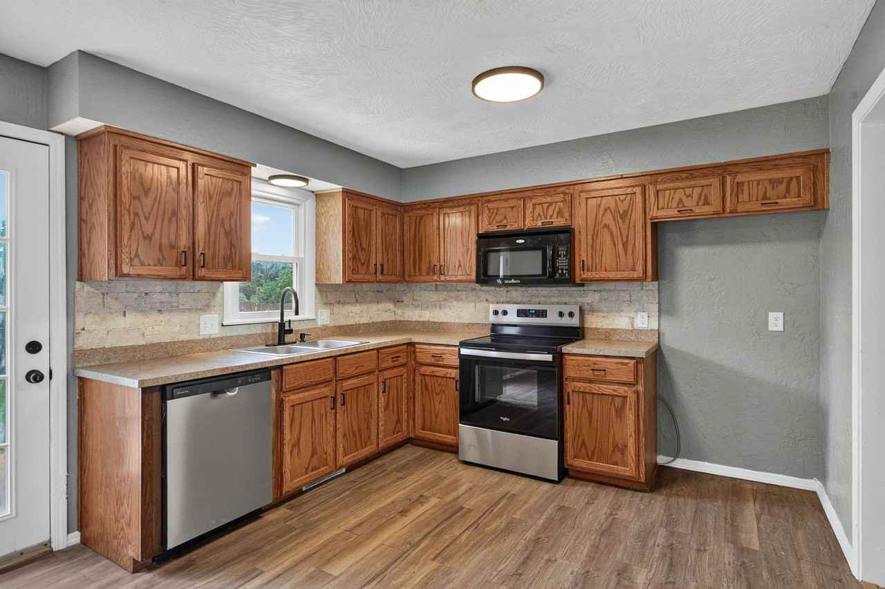 2724 N Franklin Ave - Photo 6 of 22