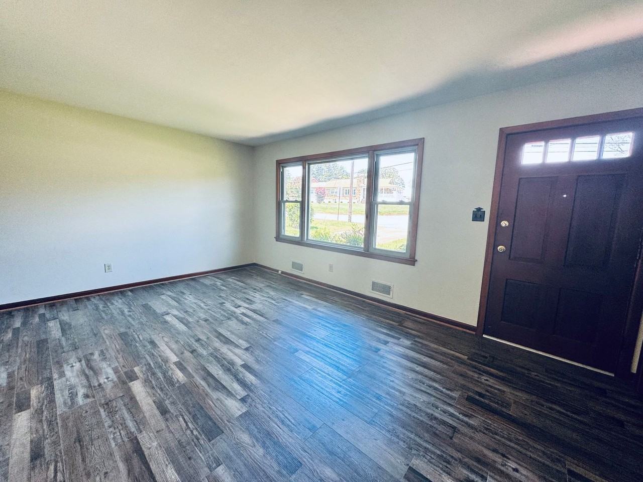 5930 Edgewood Ave - Photo 3 of 22