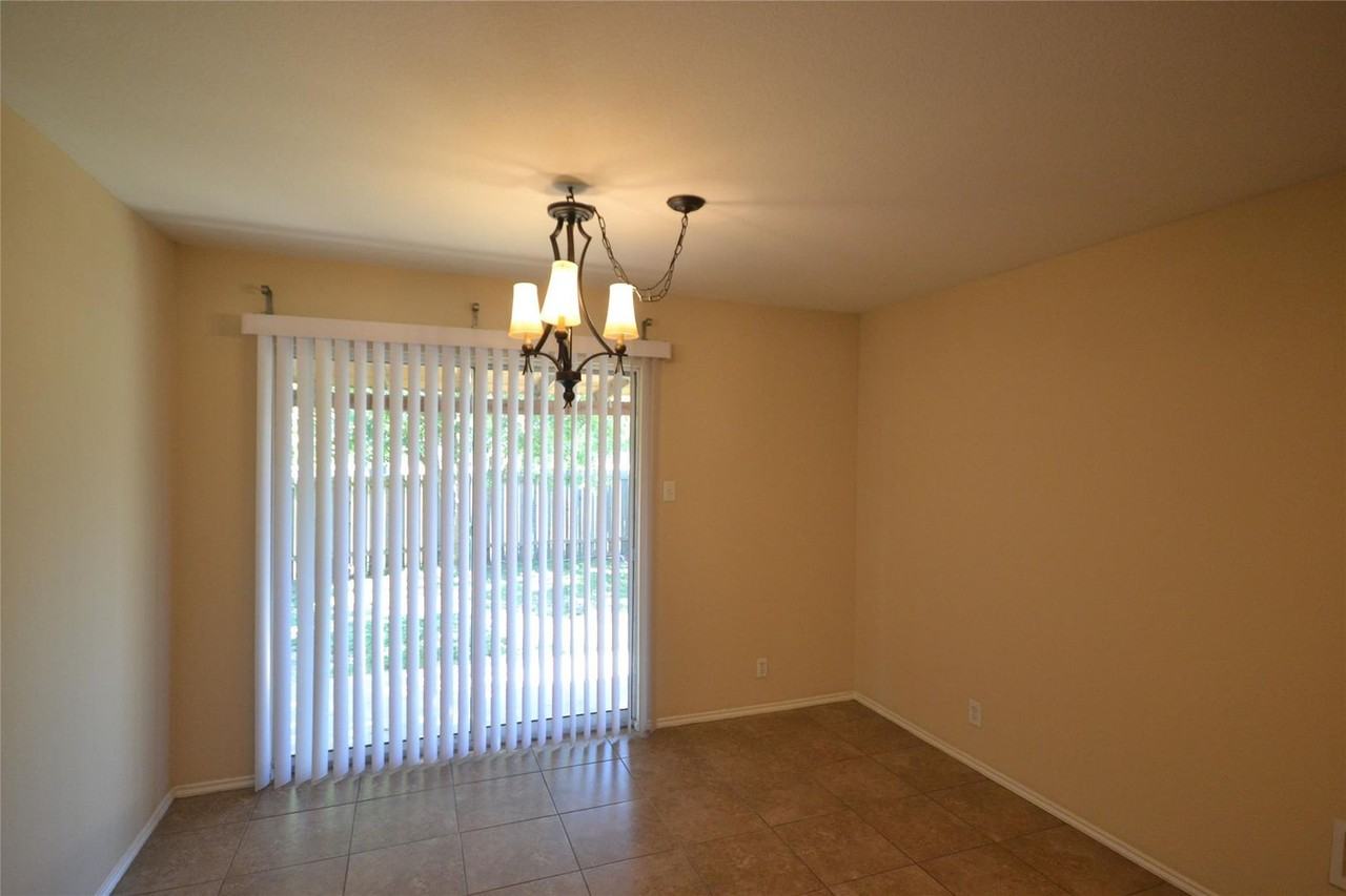 200 Lombard Dr - Photo 5 of 18