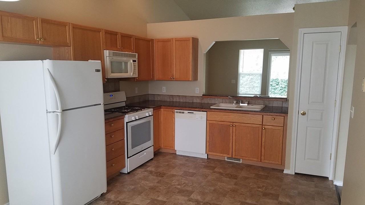 11834 W Huckleberry Dr - Photo 3 of 6