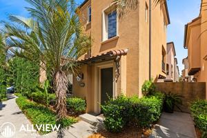 featured image of 70 Painted Trellis